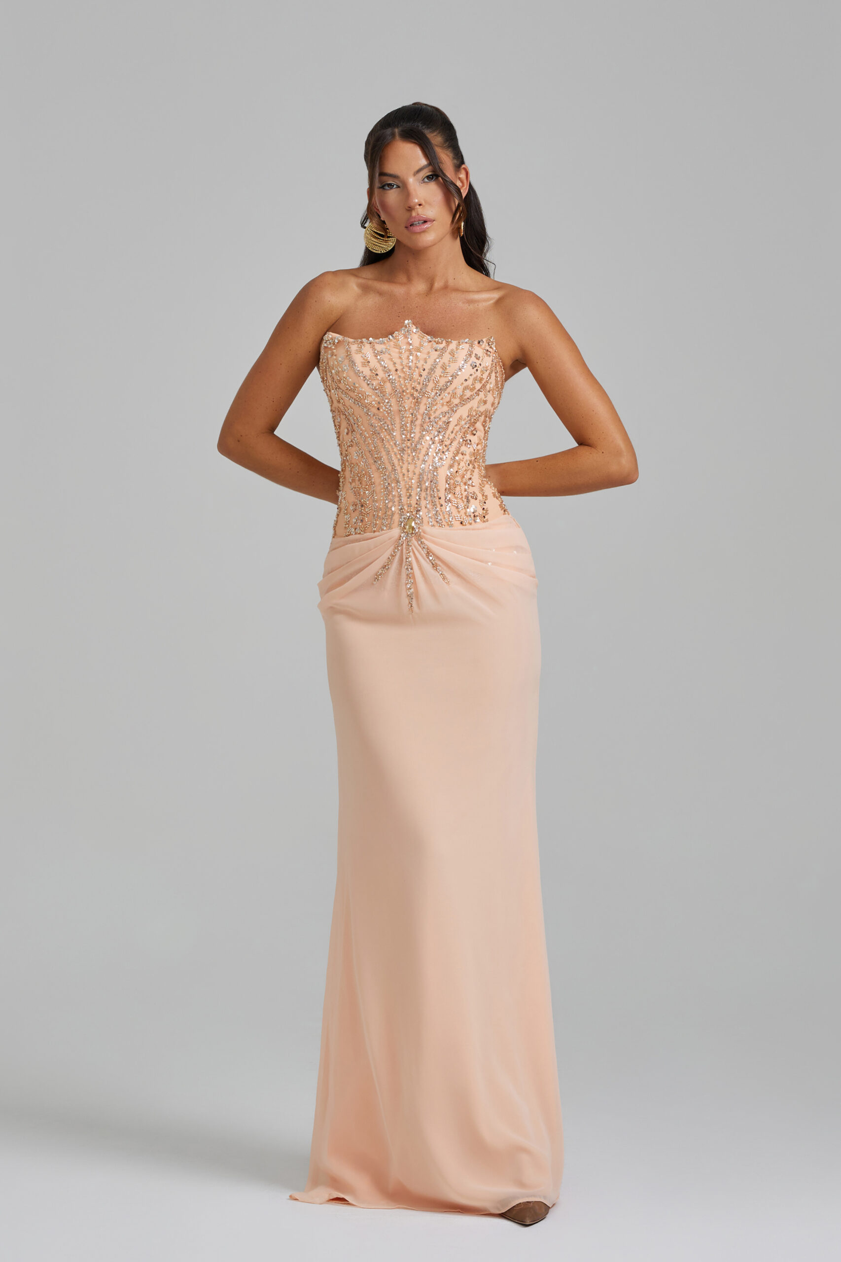 Front picture of Ôzé by THD Orelia dress in Peach