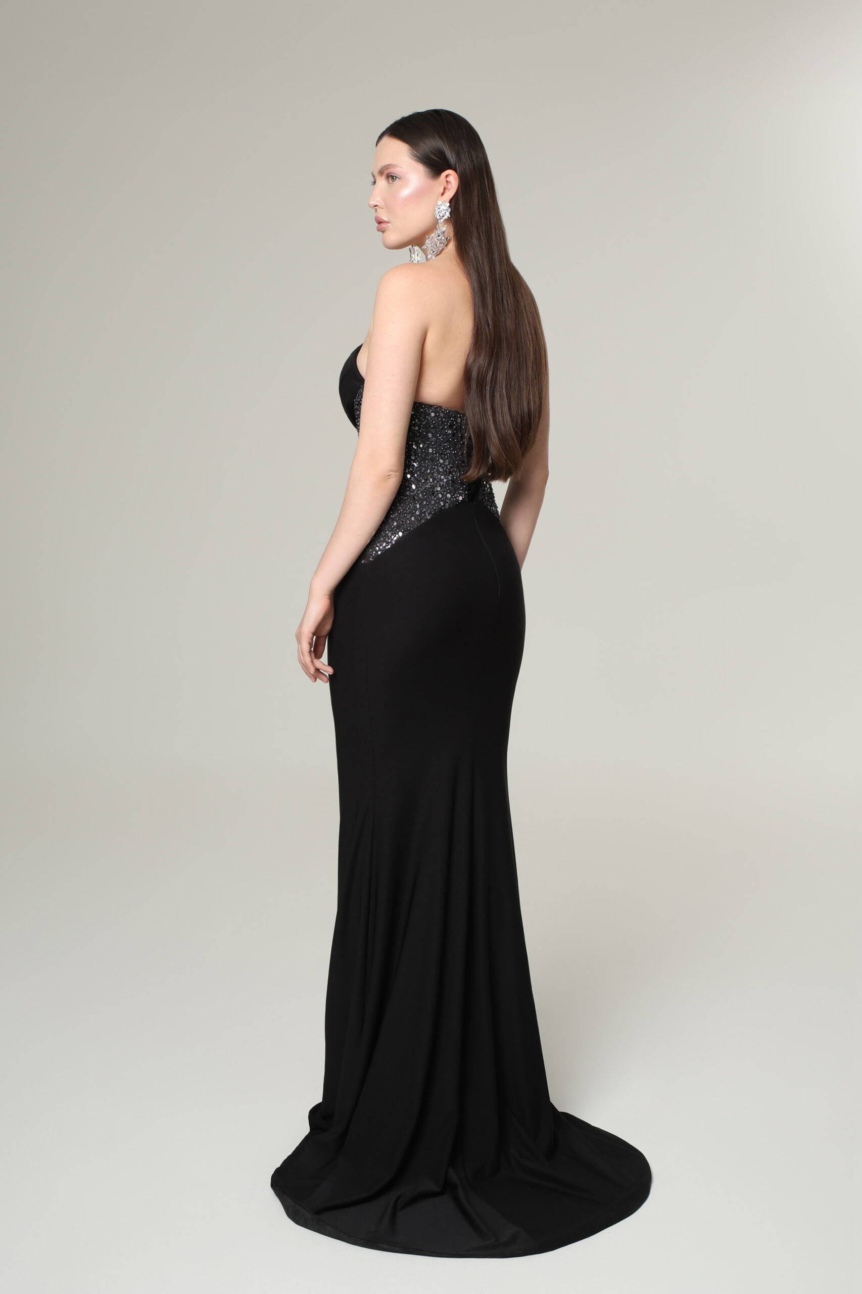 Back picture of Ôzé by THD dress Elara in black