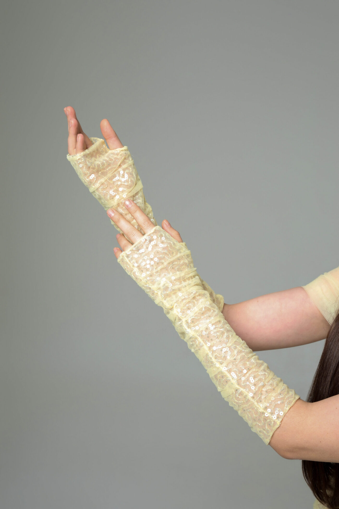 Editorial picture of Ôzé by THD accessory "Yellow Glove"